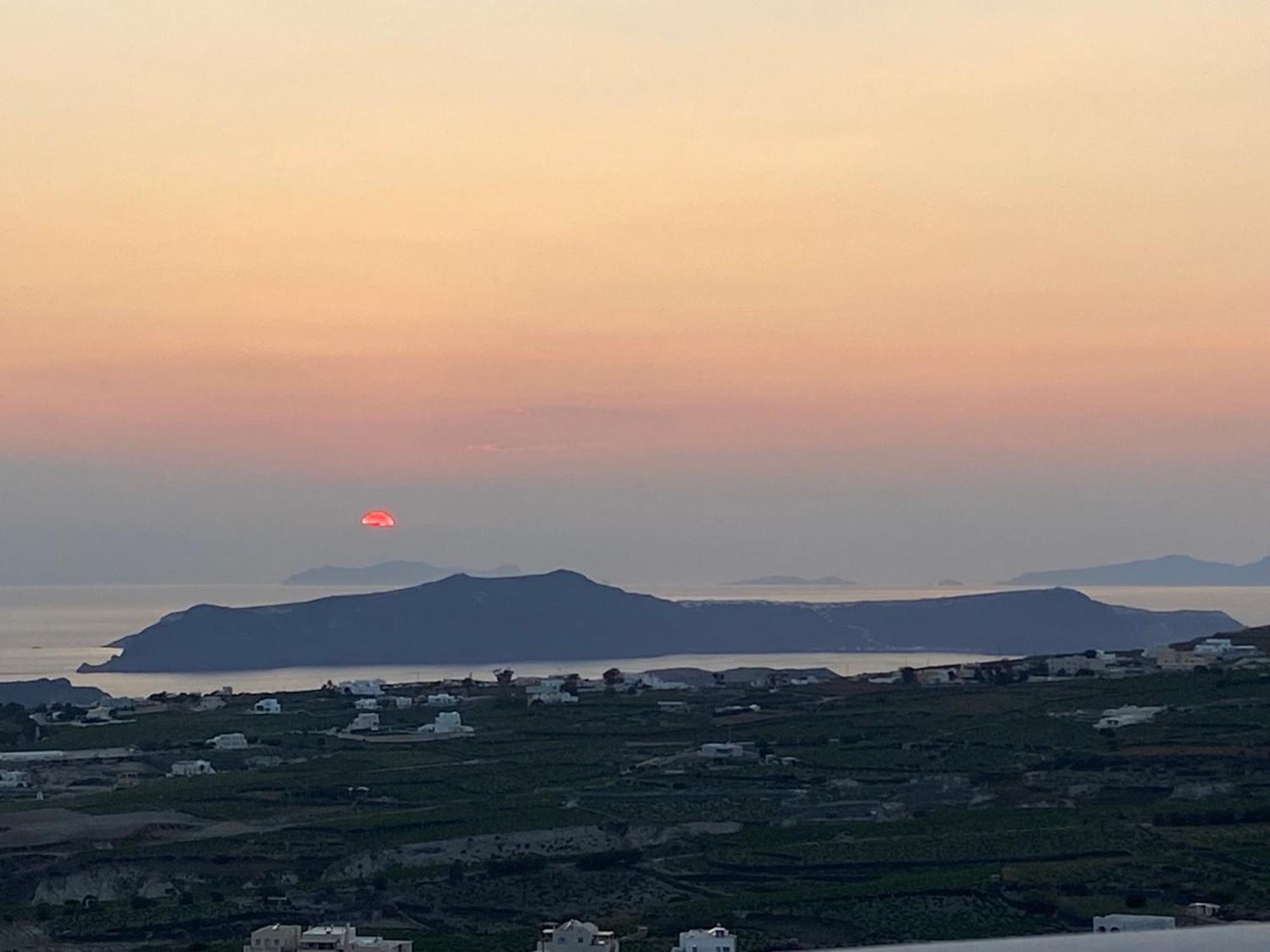 Ena Suites Santorini Pyrgos Kallistis Luaran gambar
